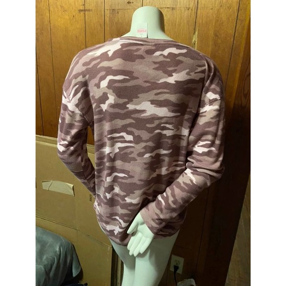 NWT VS PINK Camo Waffle Knit Long Sleeve Tee - Picture 3 of 3